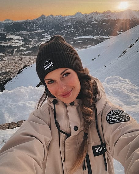 Kunde @kamila_novak i Dope Blizzard W Full Zip Snowboardjakke Dame Sand