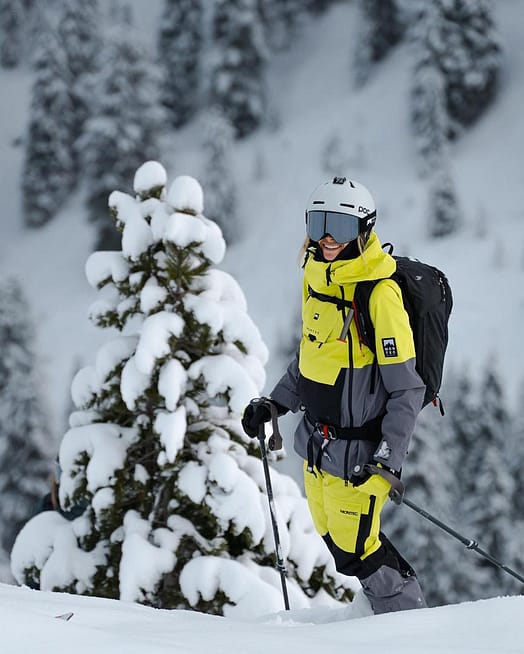 Kunde @vickanwahlen i Montec Fawk W Snowboardbukse Dame Bright Yellow/Black/Light Pearl