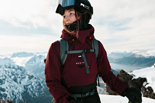 Kunde @louisealbinsson i Montec Doom W Snowboardjakke Dame Burgundy/Black Renewed