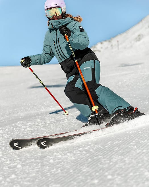 Kunde @chiara.lou_ i Montec Moss W Snowboardjakke Dame Atlantic/Black Renewed