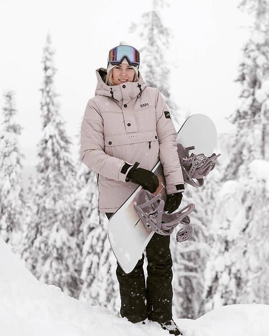 Kunde @momentsby_annasofia i Dope Puffer W 23 Snowboardjakke Dame Sand