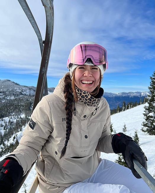 Kunde @amandamatsui.fit i Dope Puffer W 23 Snowboardjakke Dame Sand