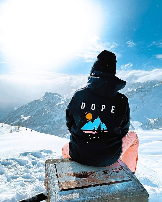 Kunde @zuzanazuzanovaa i Dope Yeti 2022 Snowboardjakke Herre Pine Black